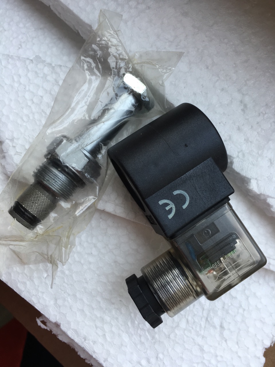 智能DAIKIN油泵电机在液压设备中的应用价值与配置要点配图