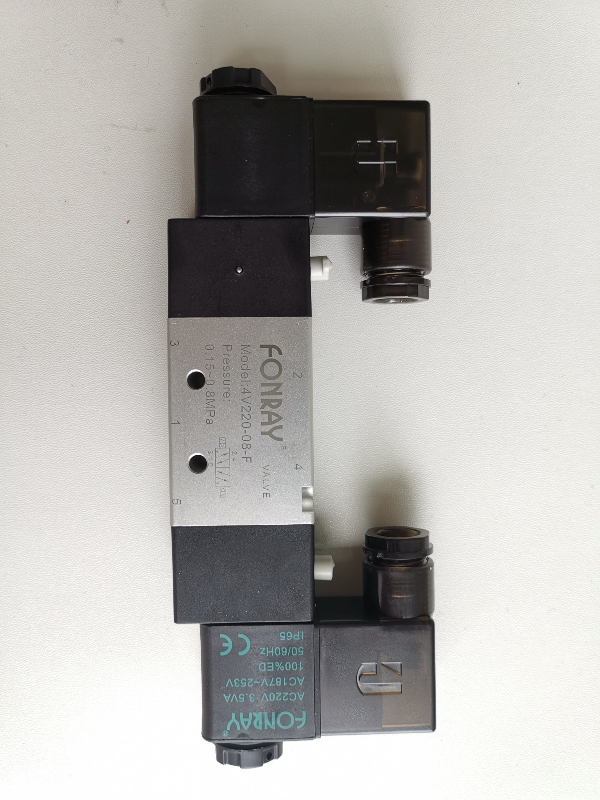 气缸位置检测该选哪类开关?SMC磁性开关与普通行程开关的差异分析配图