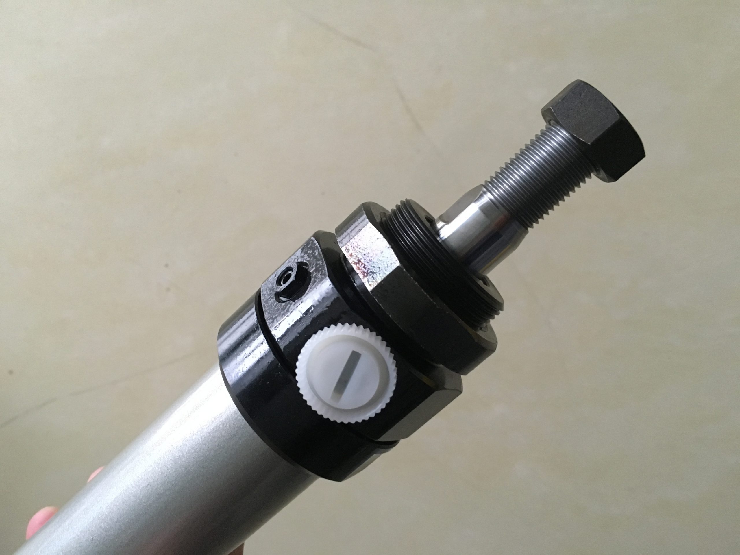 哪些工业场景适用SMC磁性无活塞杆气缸?十大应用领域与优势解析配图