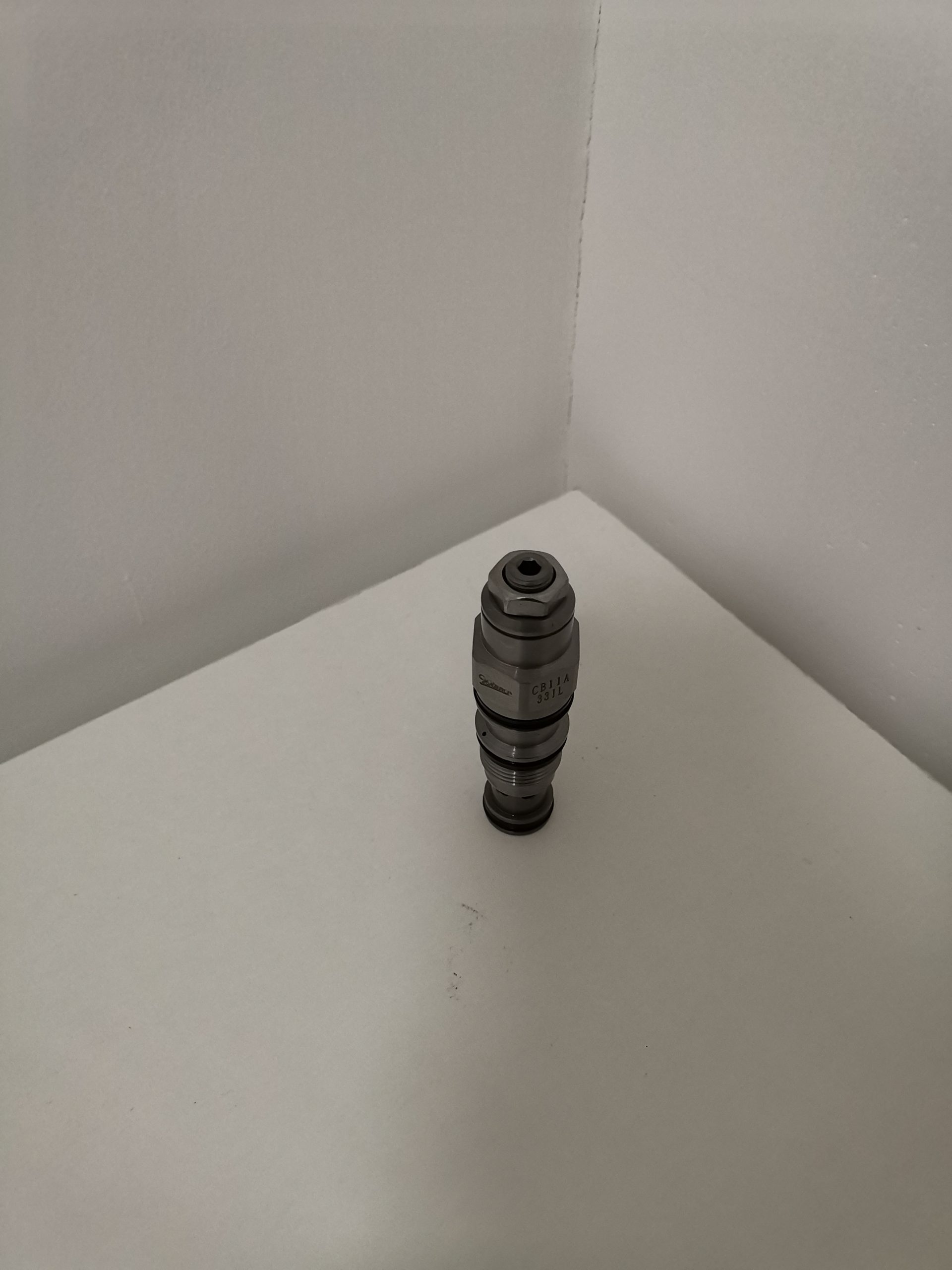 采购CLAMPTEK双向液压缸,需求说明应包含负载、行程、安装尺寸与油口规格配图