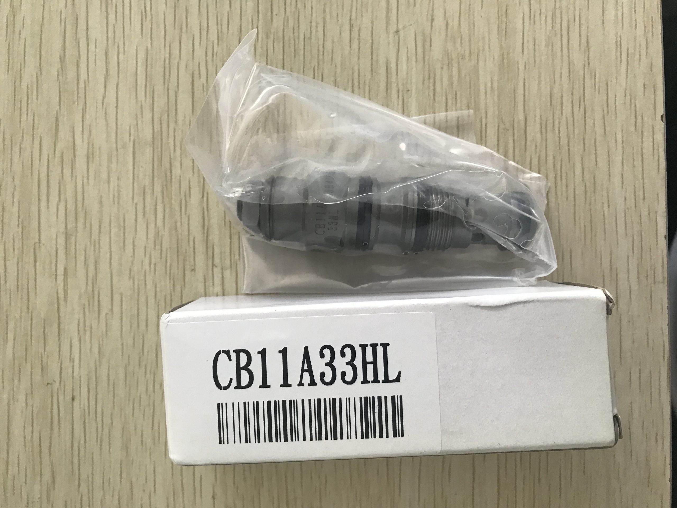 油顺液压缸损坏后,维修液压缸还是换新缸?从损伤、停机与配件情况判断配图