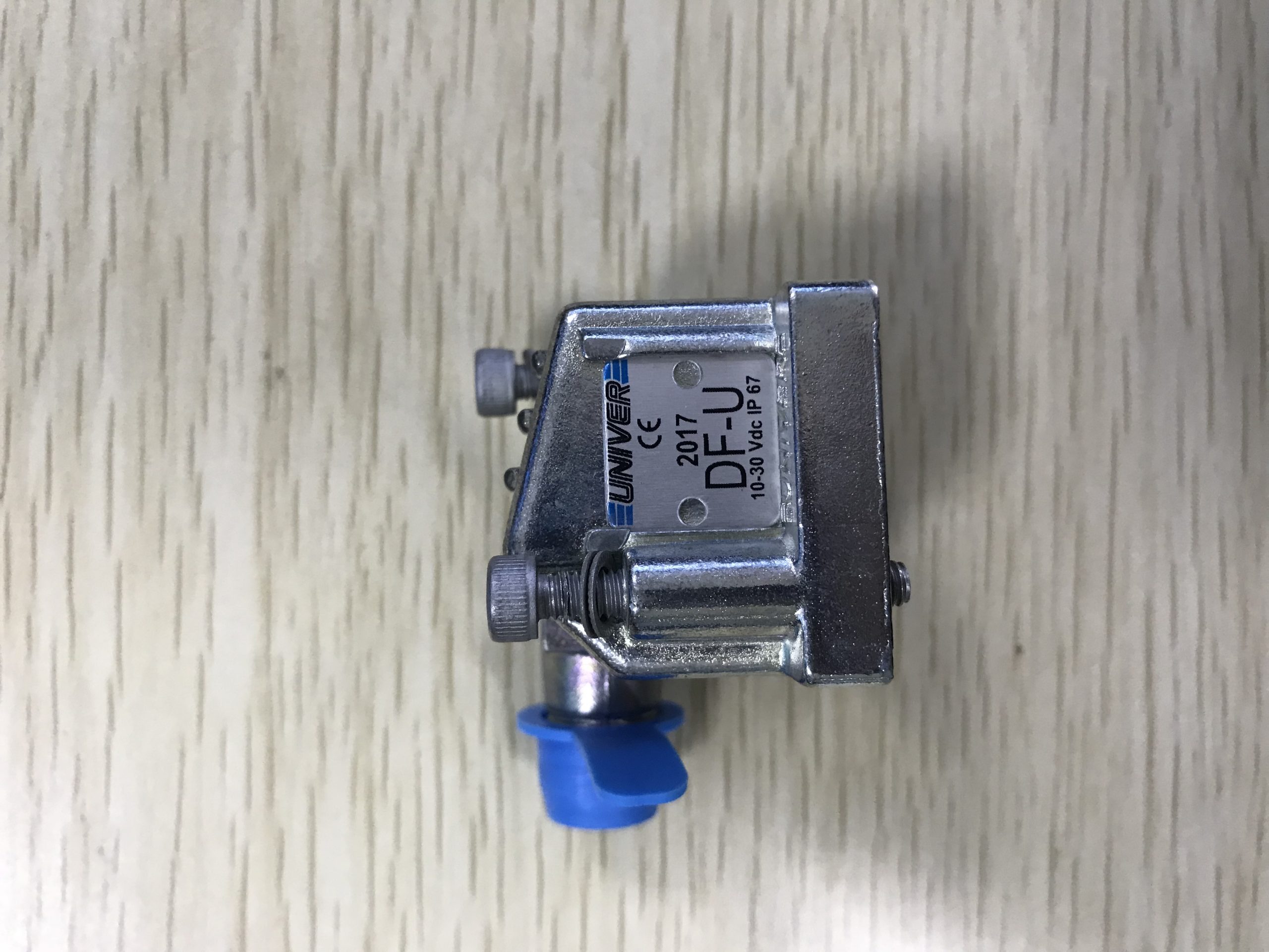 充液阀型号标识怎么读?台肯充液阀的规格代号、压力范围与连接方式配图