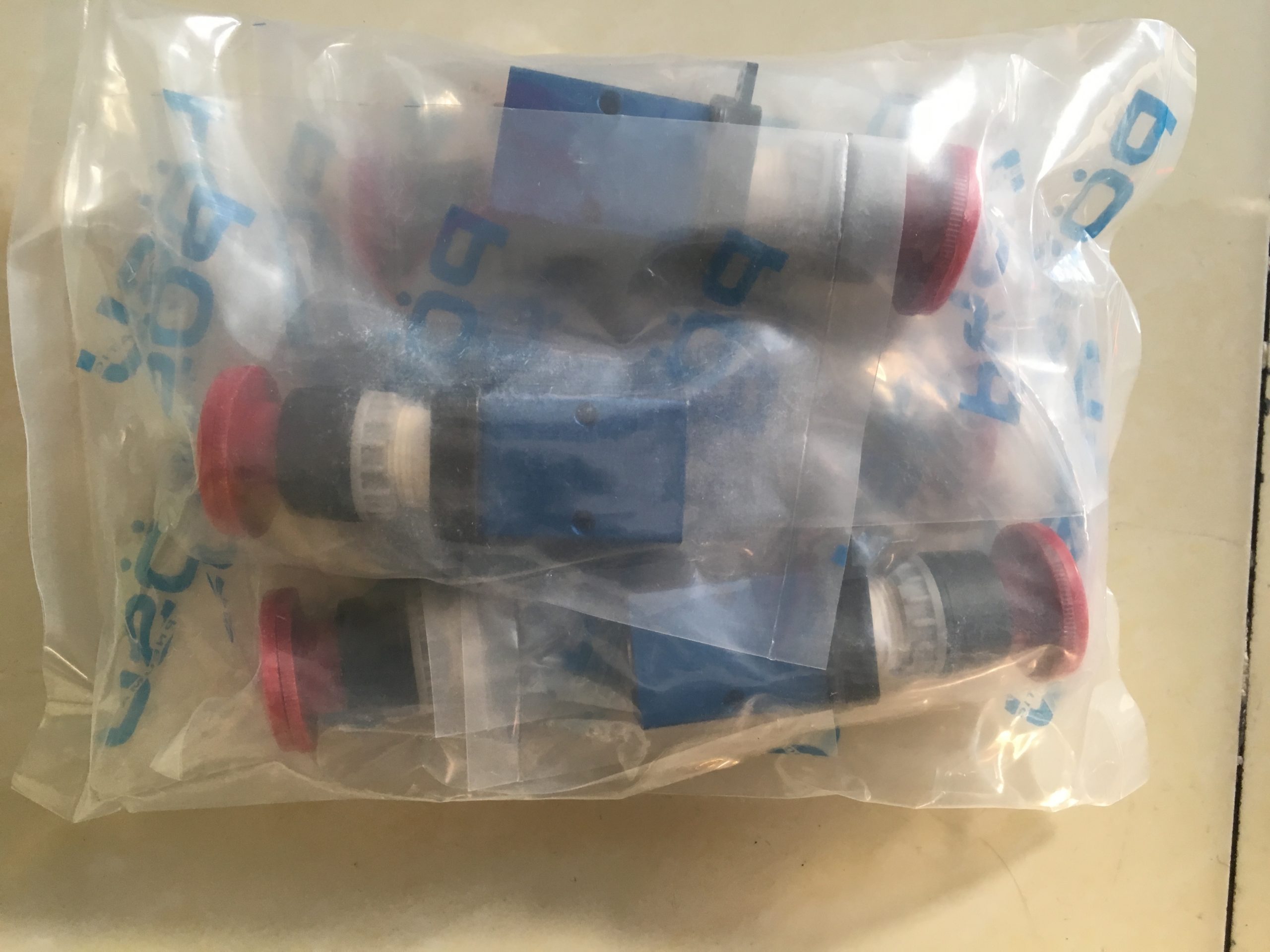 液压系统中实现功能组合时，Yuken叠加阀的叠加安装与油路控制要点配图