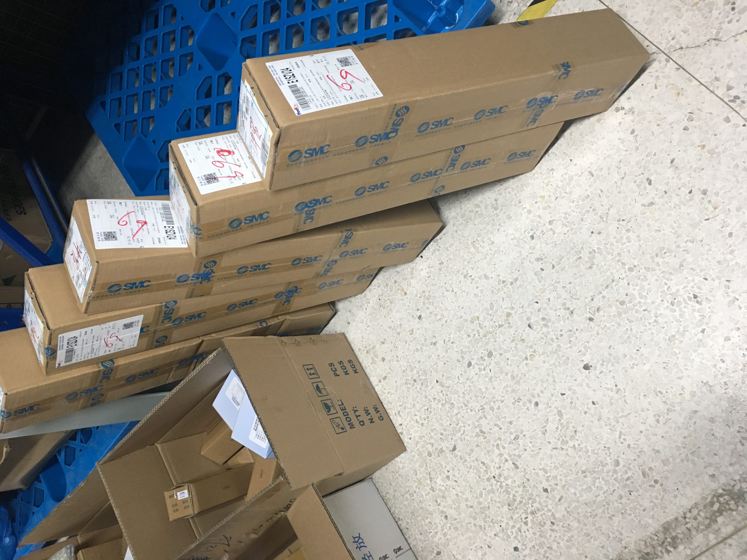 工业设备中的PARKER齿轮式油泵承担什么作用?配图