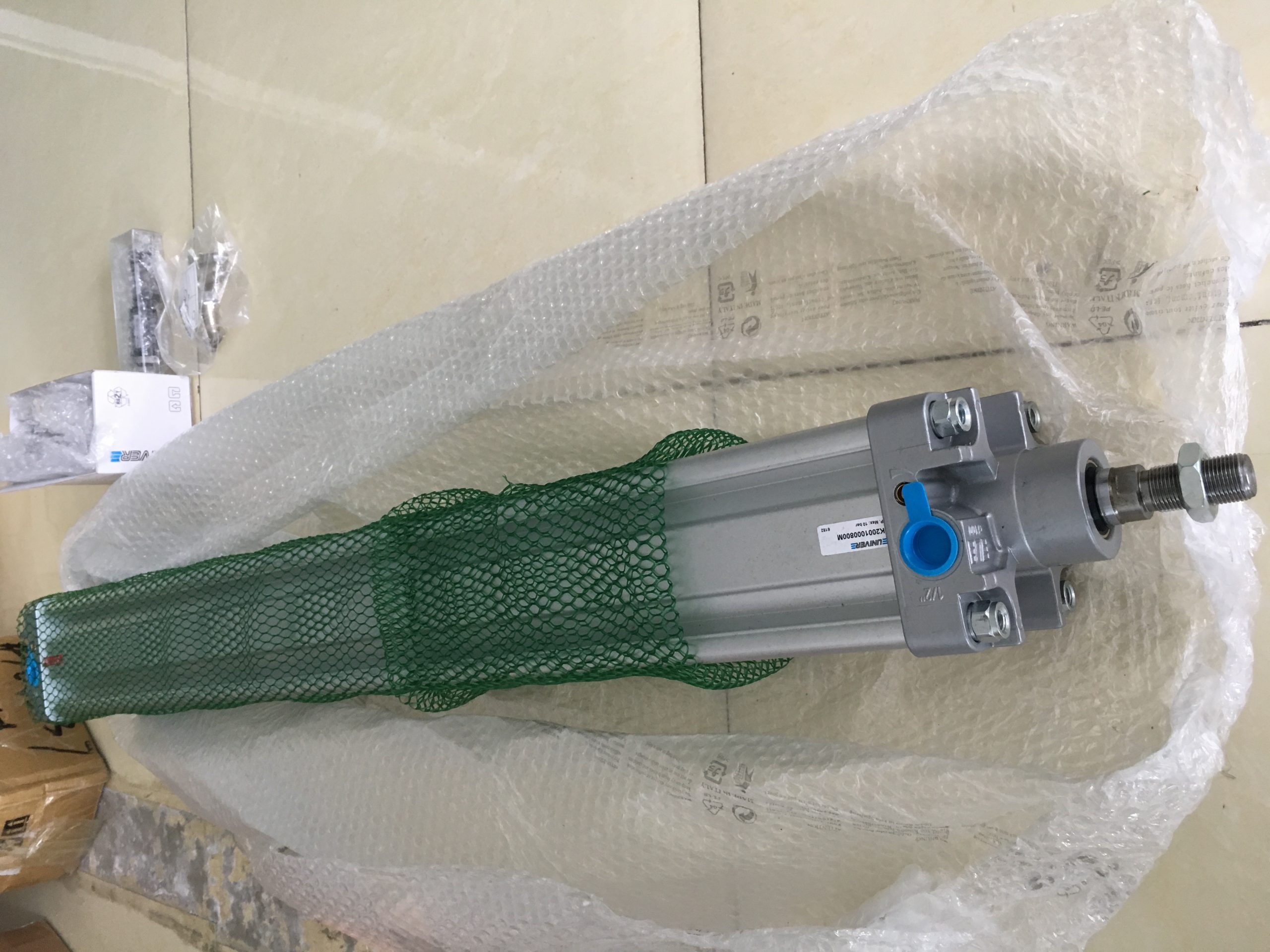 面向安全作业的CLAMPTEK升降机液压油缸选型与维护要点配图