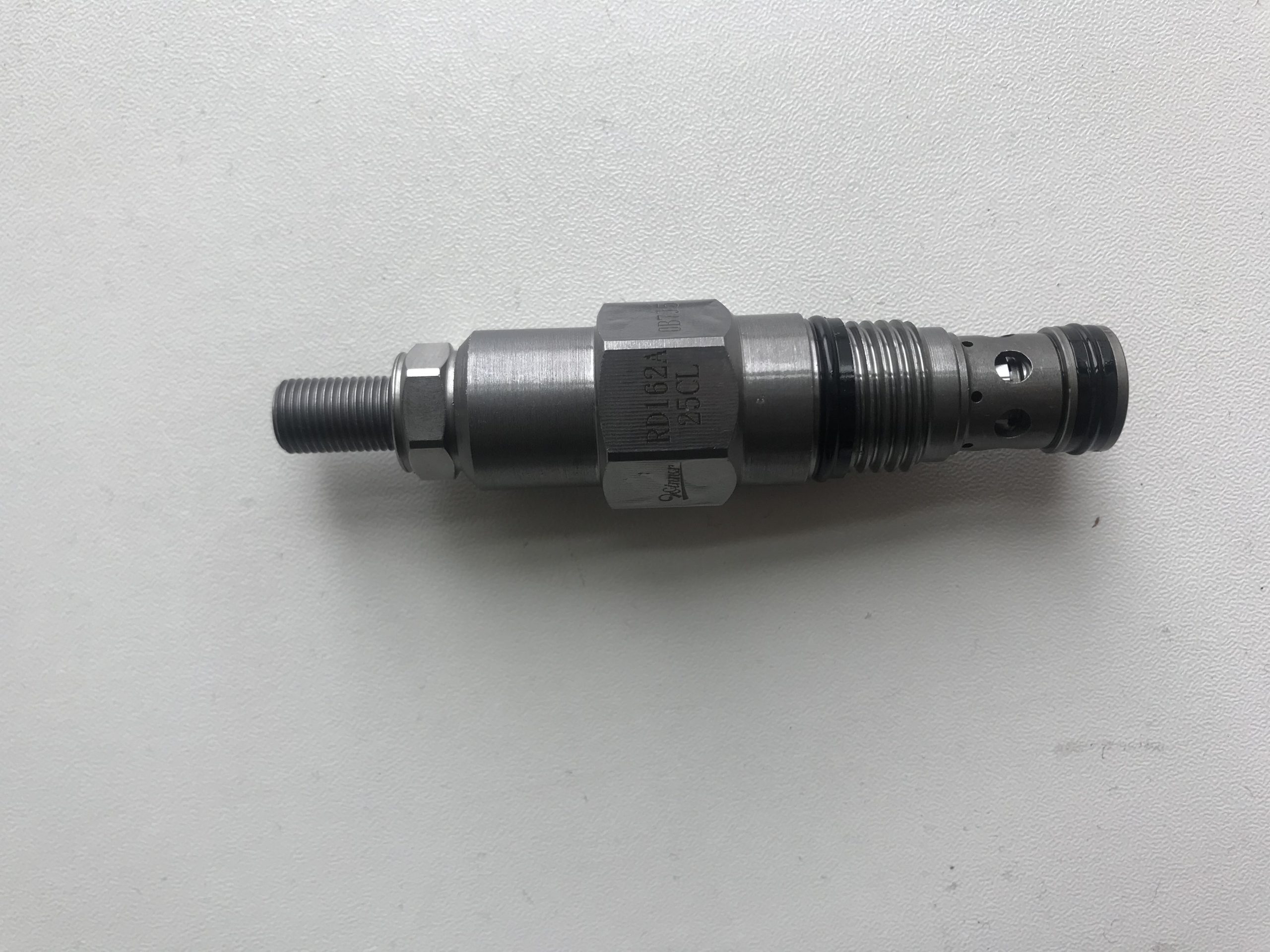 从流量调节看派克管式节流阀的工作原理与技术细节配图