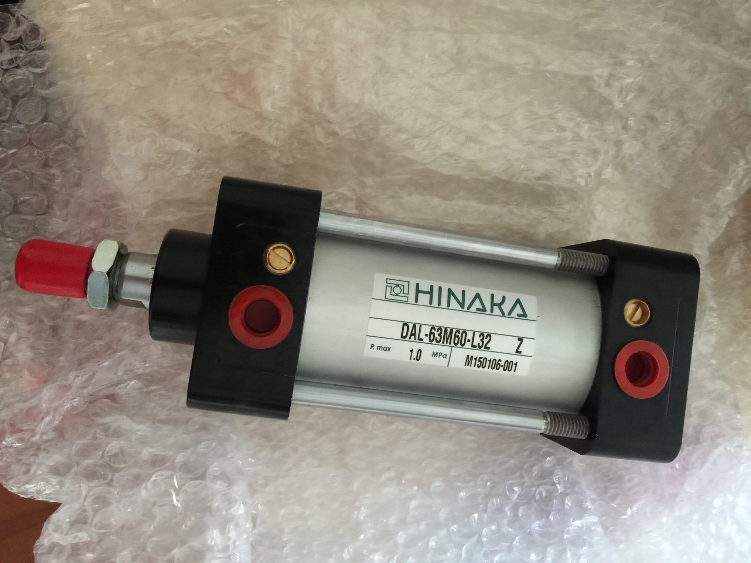 海德福斯4WE系列电磁换向阀型号识别:机能代号与连接尺寸核对方法配图