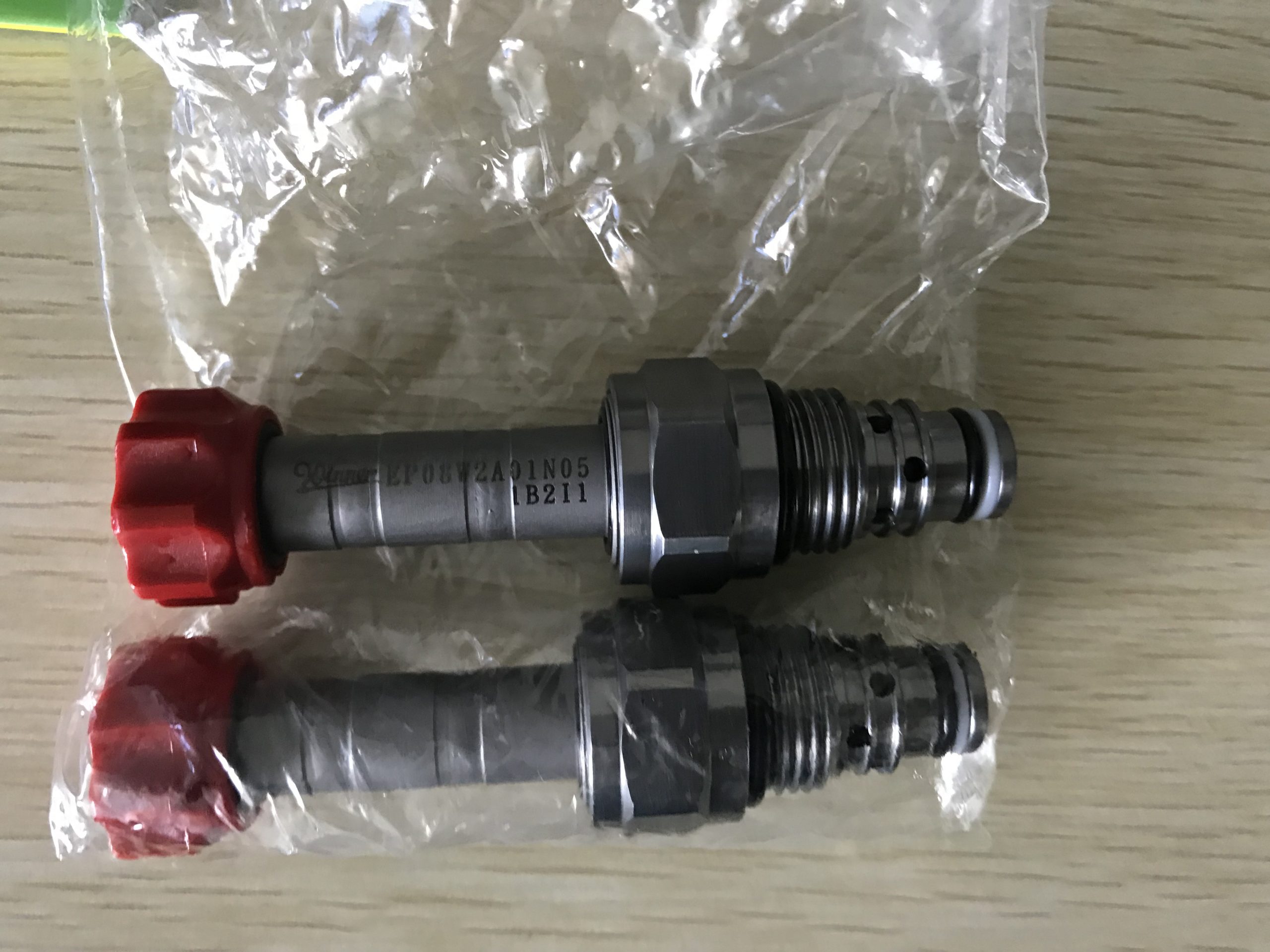 威格士双单向节流阀如何调节双向流量?工作原理与调节方式详解配图
